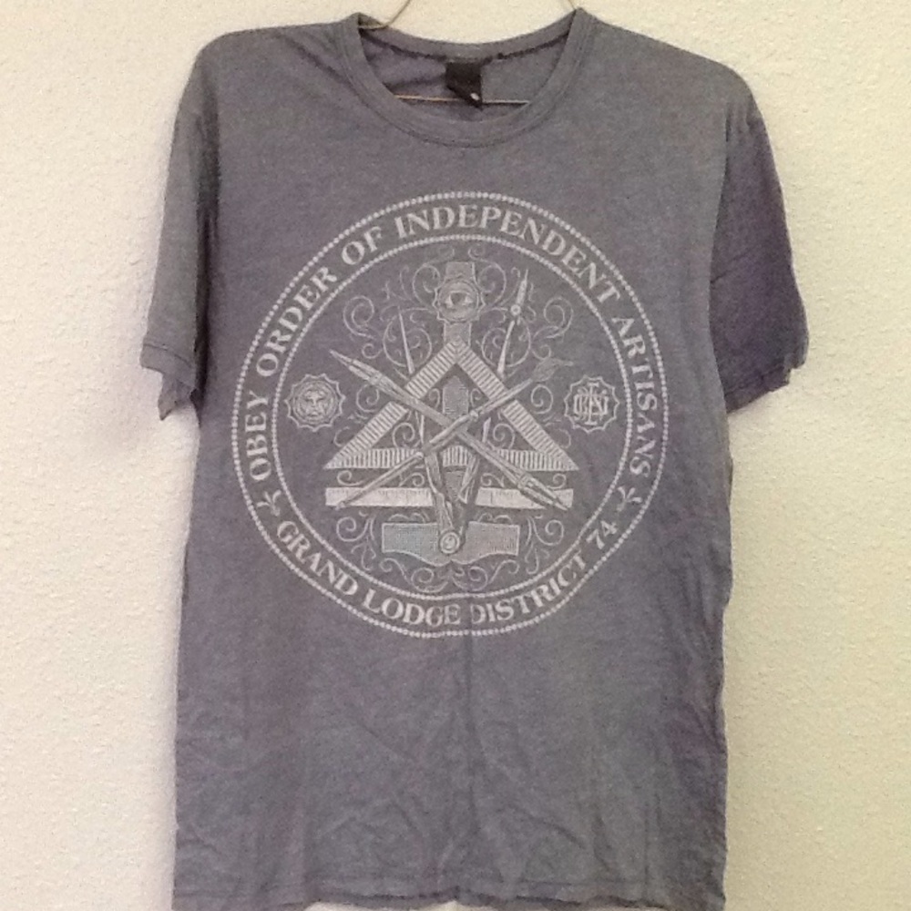 Obey T-Shirt Medium